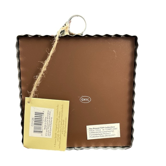 Round Top Collections Christmas Holiday Little Angel Singing Carols Metal Charm - Picture 2 of 4